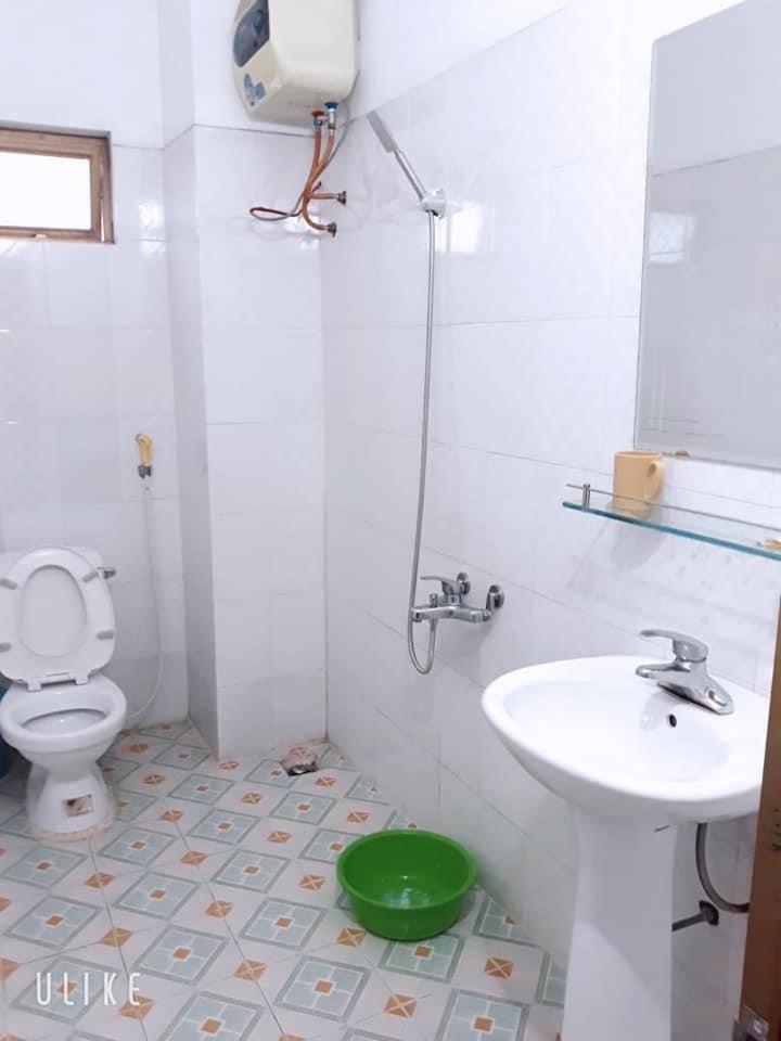 ホテル Nha Nghi Thanh Tam ハロン エクステリア 写真